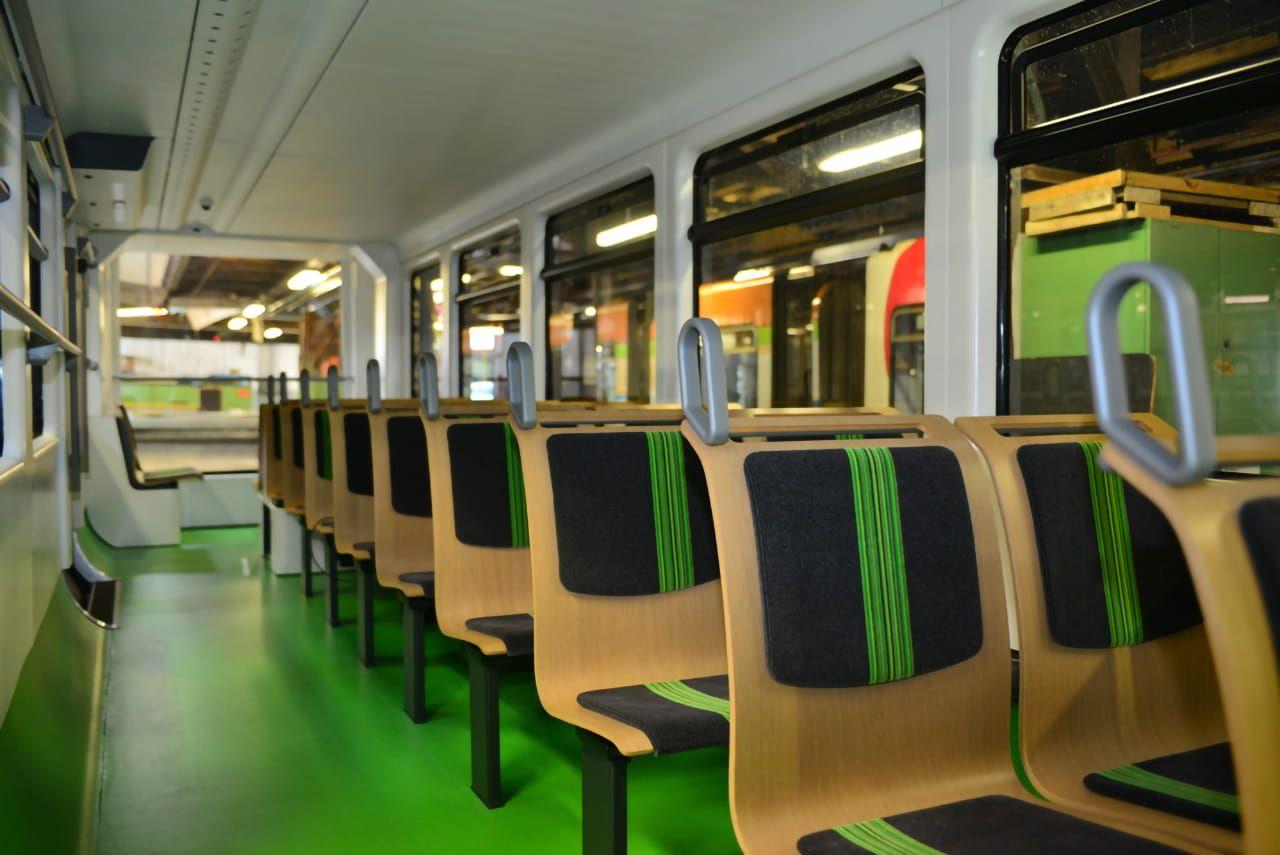 Das Innere der neuen Schwebebahn