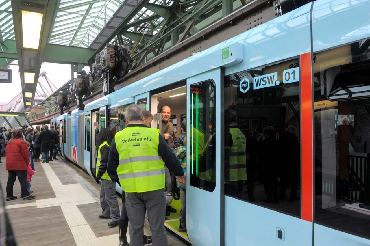 Die Mitarbeiter der Verkehrsinfo hatten am Sonntag gut zu tun