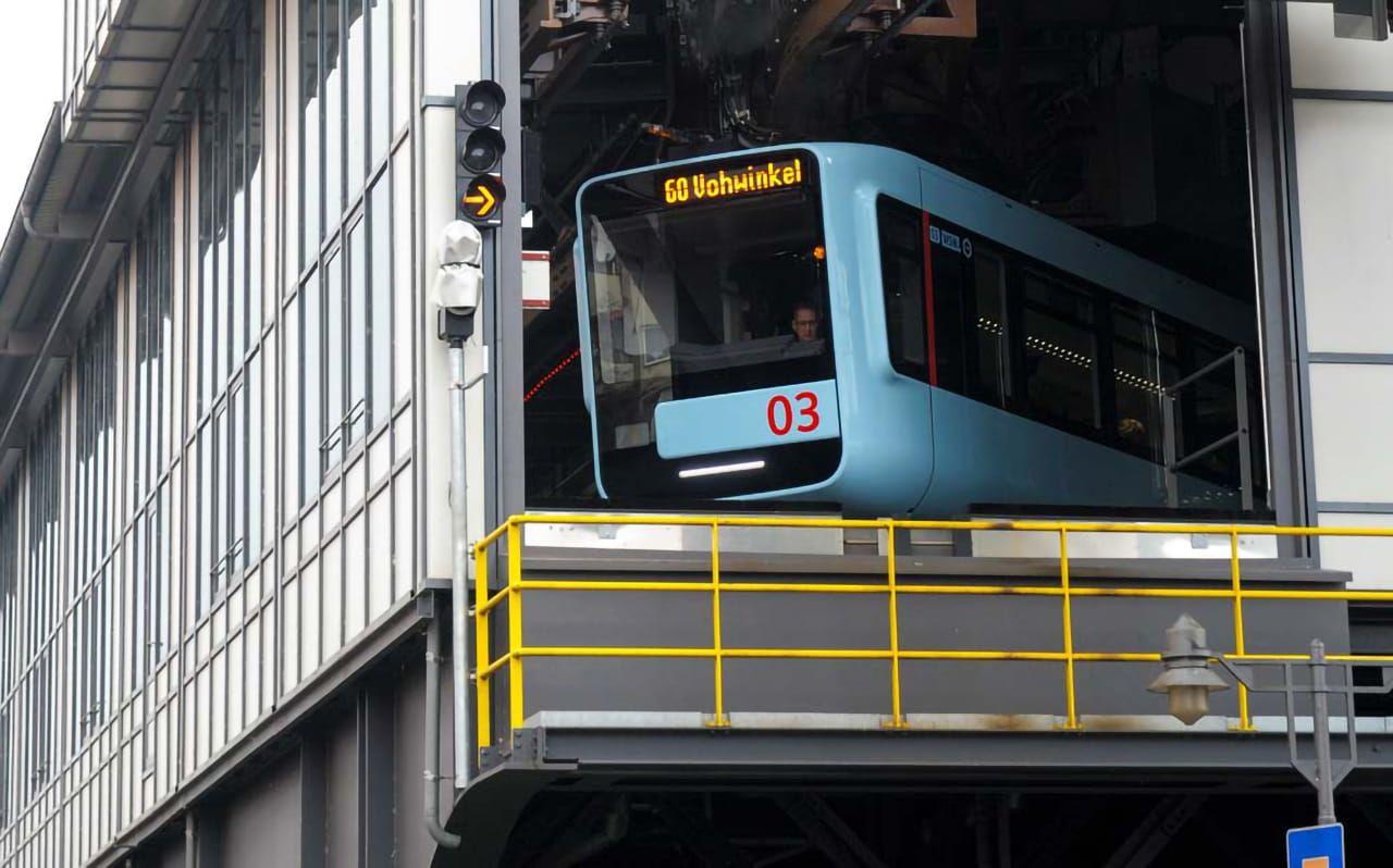 Wagen 03 macht sich auf den Weg nach Vohwinkel