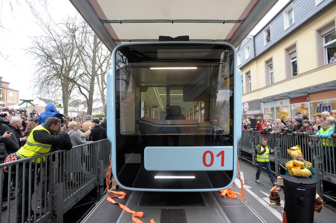 Das ist die Nummer 1: Ansicht von vorne mit dem Fahrerstand