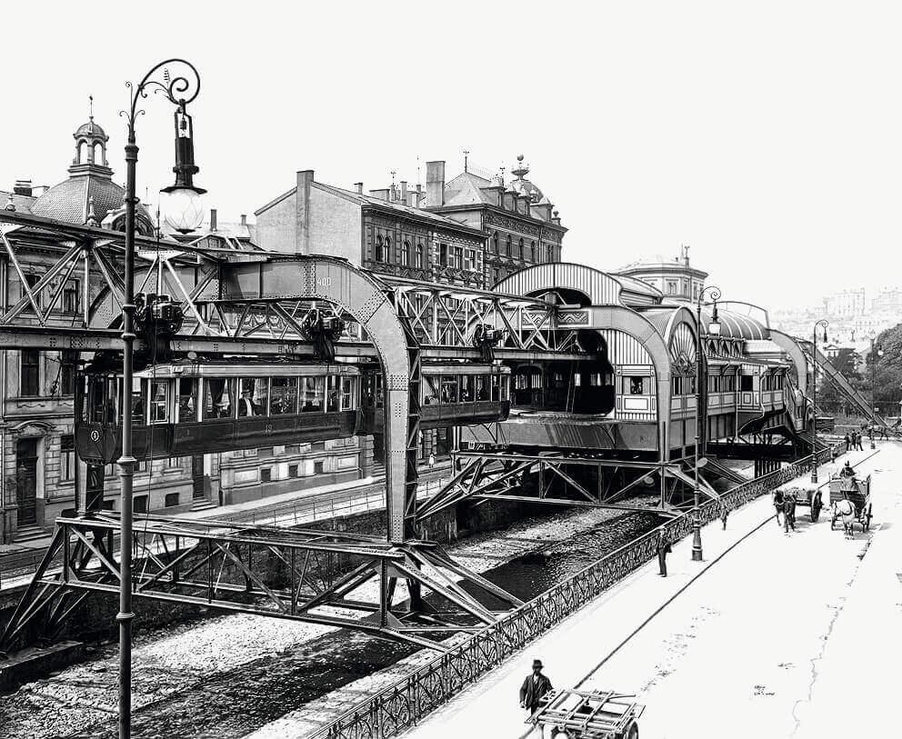 Foto von der Rückseite des Schwebebahnhofs Döppersberg 1903