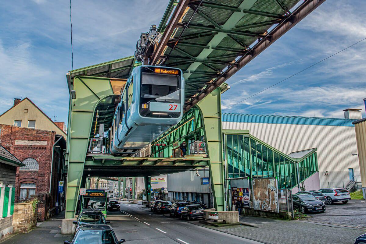 Foto der Schwebebahnstation Vohwinkel