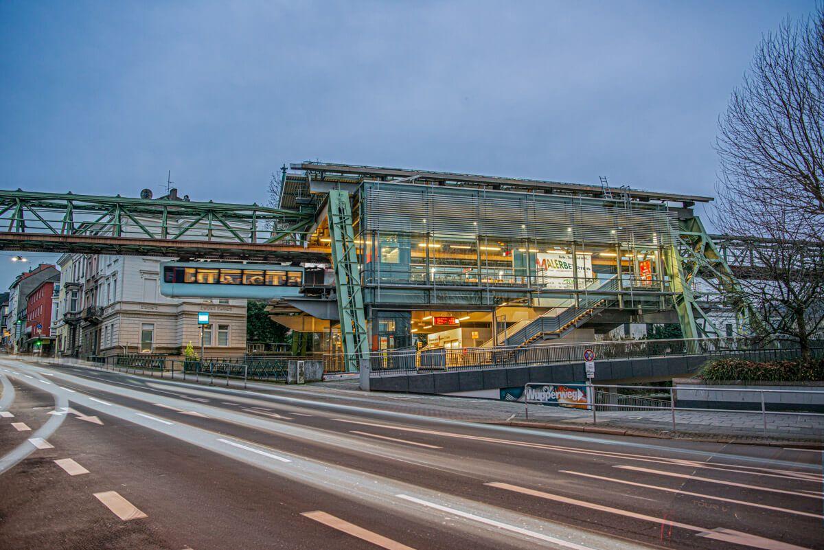 Foto der Schwebebahnstation Robert-Daum-Platz