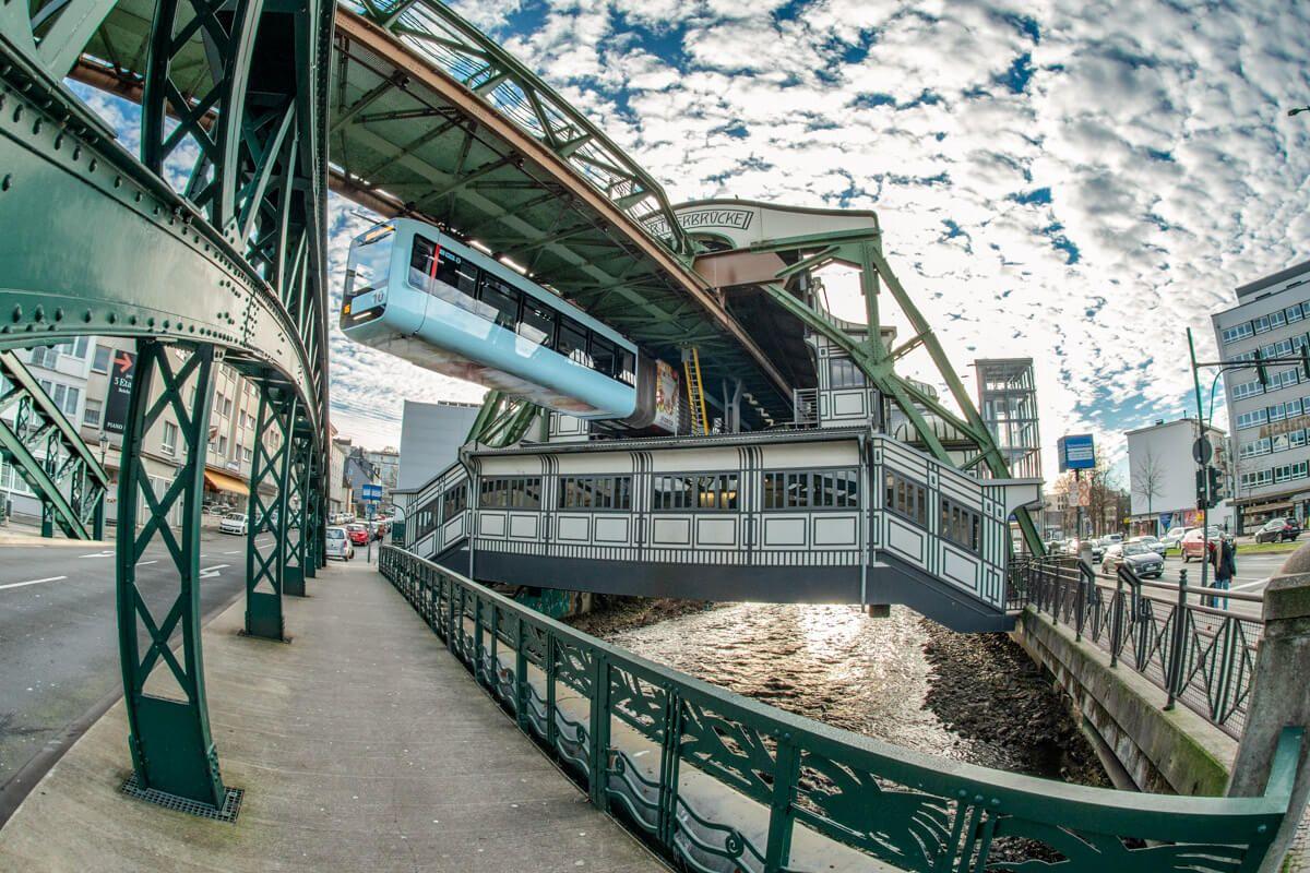 Foto der Schwebebahnstation Werther Brücke