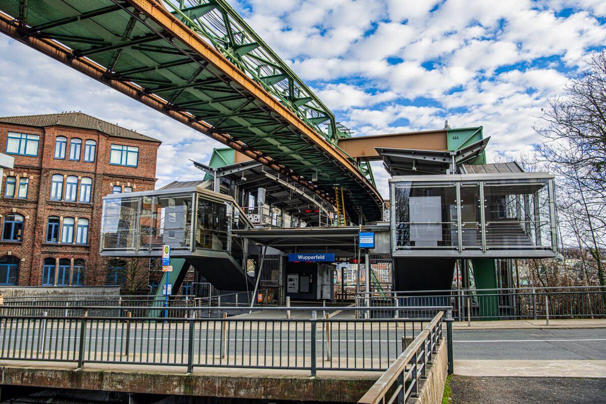 Foto der Schwebebahnstation Wupperfeld